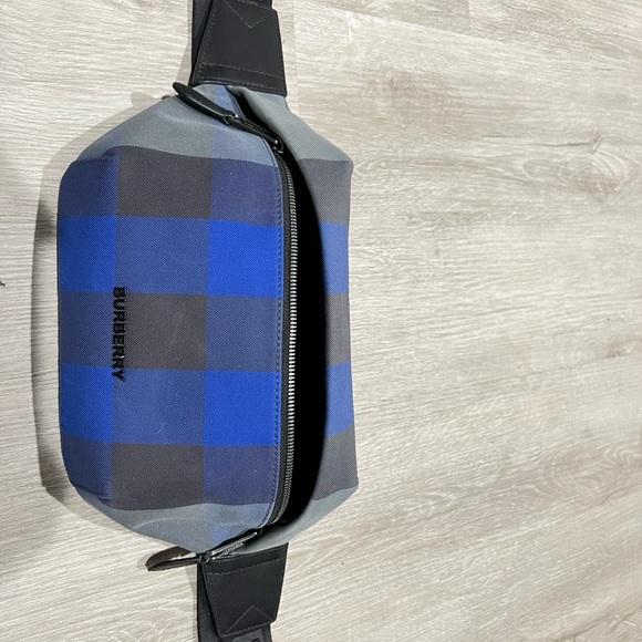 Blue Burberry Men’s fanny pack - Picture 1 of 5
